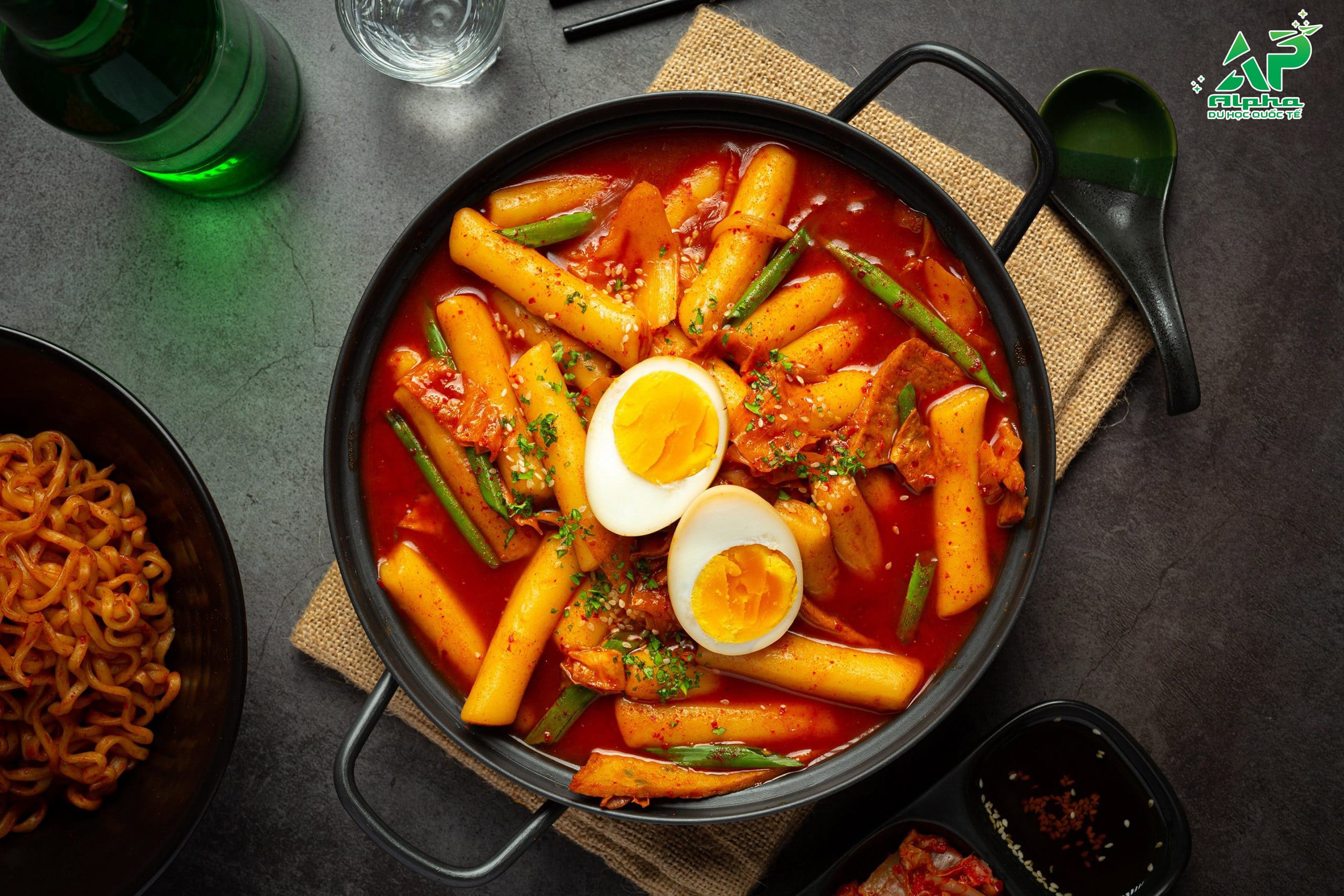 Món bánh gạo Tokbokki Hàn Quốc
