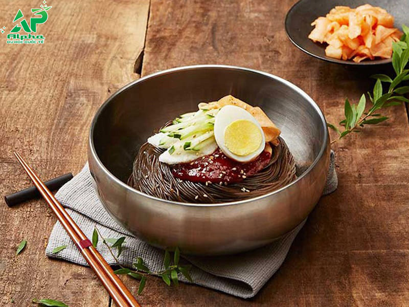 Mì lạnh Naengmyeon 