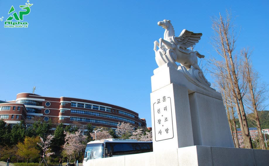 Top các trường Đại học ở Busan được đánh giá cao Biểu tượng của trường đại học Silla