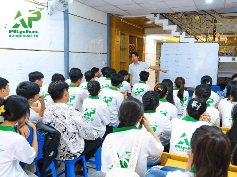 Các bạn nên chuẩn bị cho mình nền tảng tiếng thật tốt để có thêm nhiều cơ hội khi sang Hàn