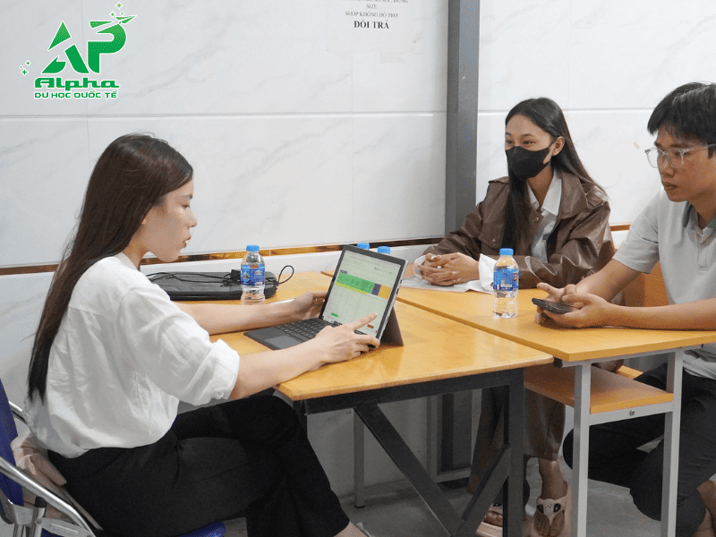 Alpha tư vấn 1-1 định hướng tương lai cho các bạn