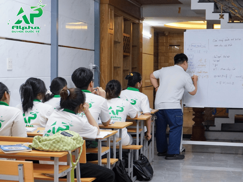 Lớp học D2 tại Alpha