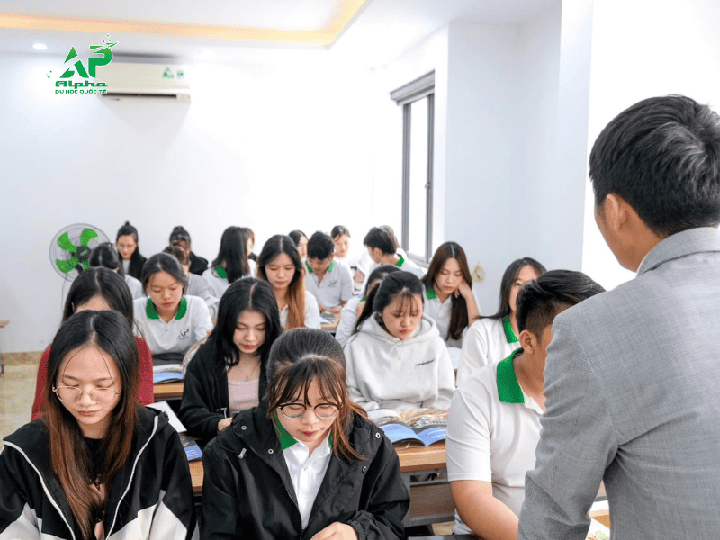 Bảng so sánh Chi phí Du Học Hàn Quốc 2025