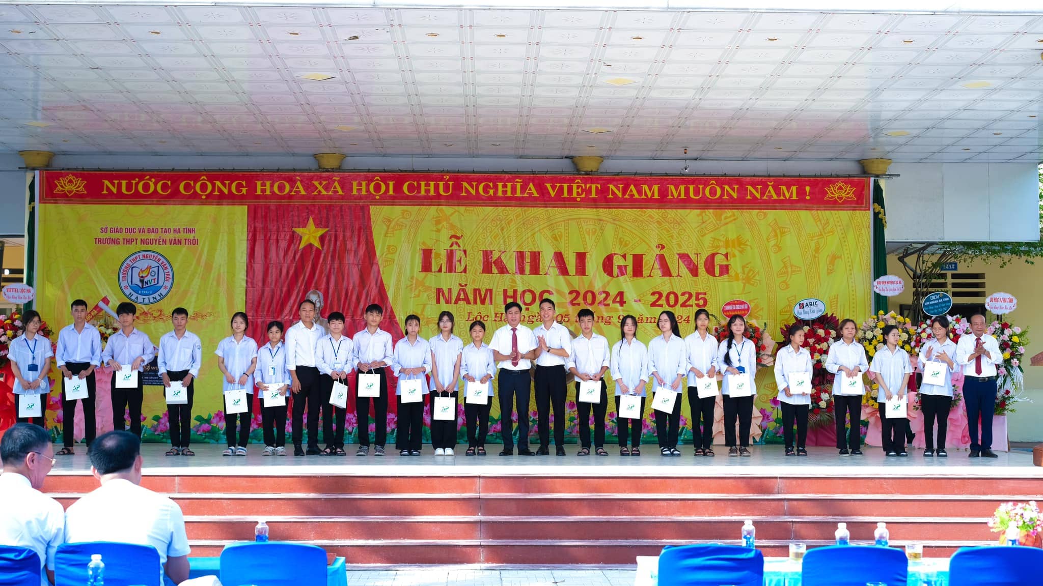 Các bạn 2k7 mới tốt nghiệp đi du học Hàn Quốc luôn có sớm quá không?