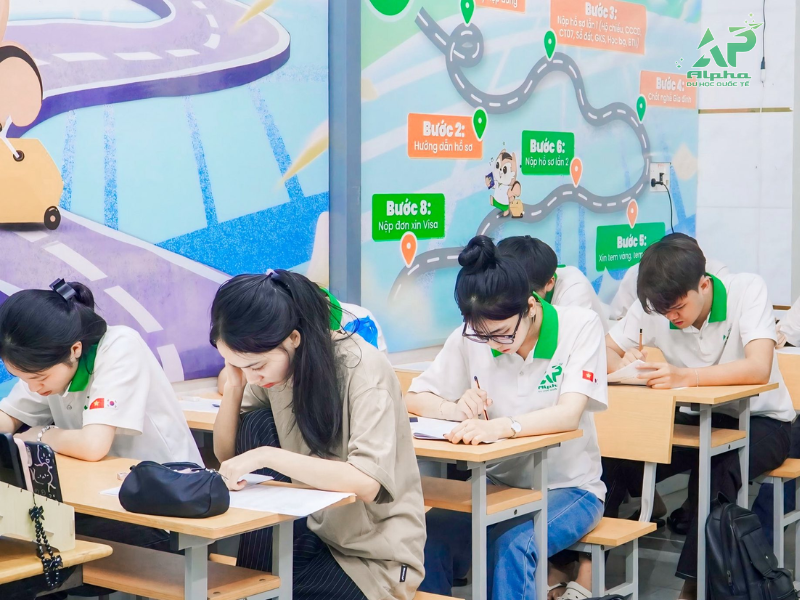 Lớp học tiếng Hàn - ôn thi TOPIK tại Du Học Alpha